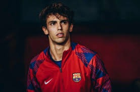 德扑中的“决策惯性”：连续跟注是如何毁掉你的一整条线（德扑中的惯性思维：连环跟注如何拖垮你的整套打法）